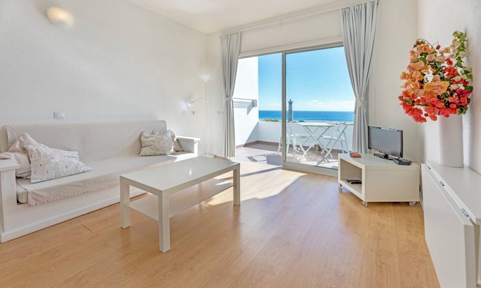 Solana del Matorral Apartment | 500 m beach top ocean view (Wi-Fi)