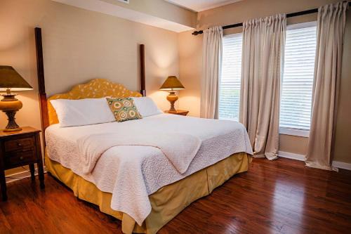 St. Augustine House | 5107-LP Ground Floor King Suite with kitchenette