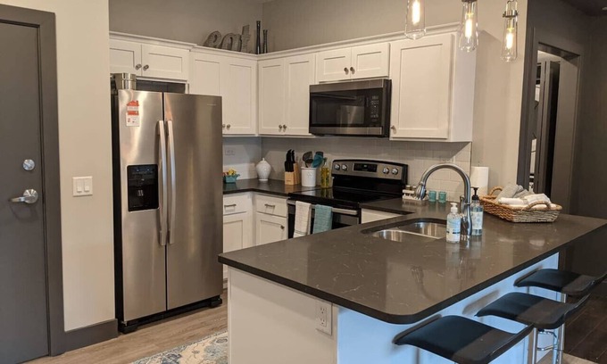 Champaign Apartment | 520 Neil, Heart of Downtown Champaign