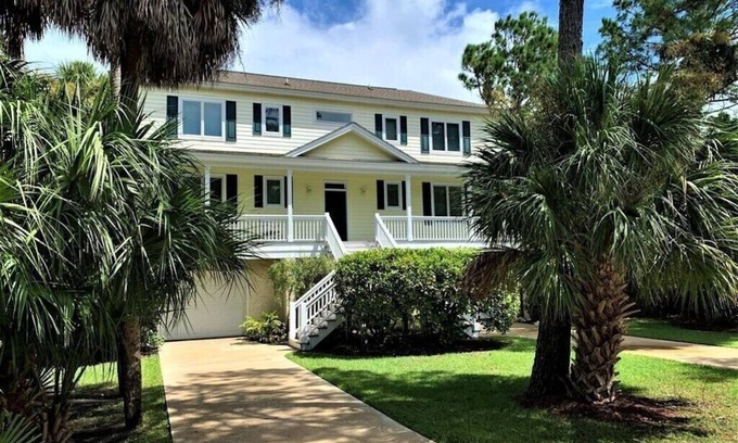 Blue Heron Lake House | 532 Rookery Lane - Four Bedroom House, Sleeps 14