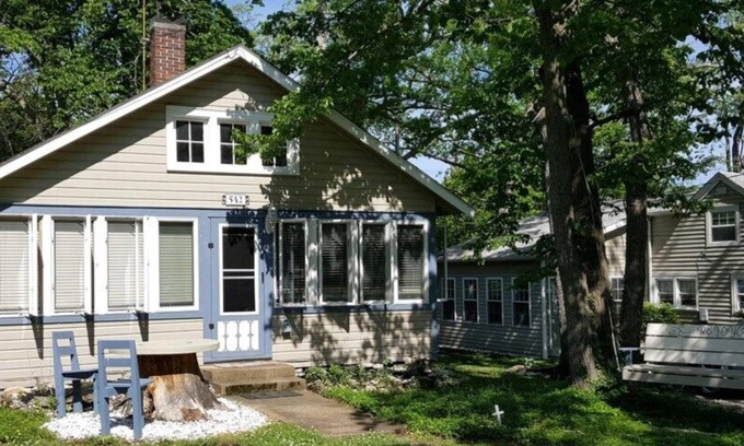 Lakeside Cottage | 542 Peach in Lakeside