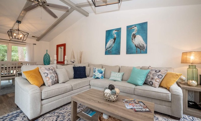 Lawton Woods House | 55 Lawton: Pet Friendly, Modern Luxury, Remodeled Sea Pines Home. Free Bikes