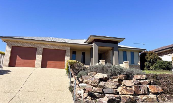 Bourkelands House | 56 Yarrawah Crescent