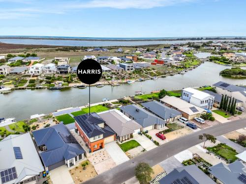 Nangkita House | 5B Blanche Parade Hindmarsh Island - Linen Included