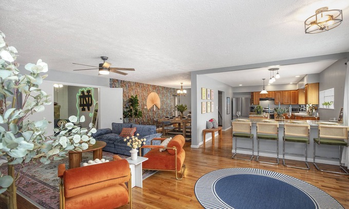 Roseland House | 5bd-3 miles to ND-Theater-Arcade-Firepit