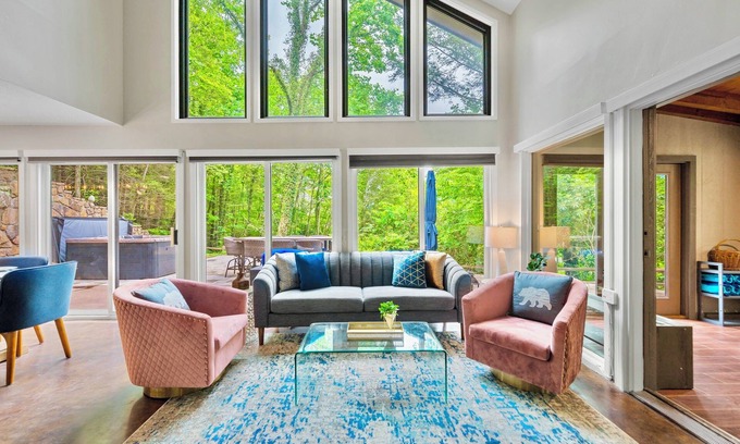 Pittman Center Cabin | 5bedrm, Hottub, Sauna, Game Rm, Office, Heated Pools, Pickleball!