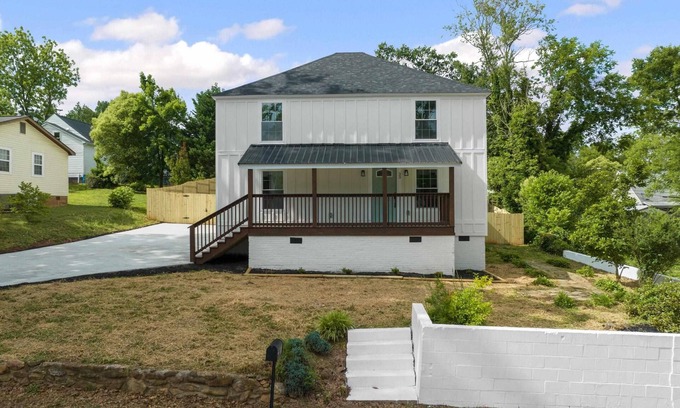 Dunean House | 5BR 4B Huge Space with Game Barn