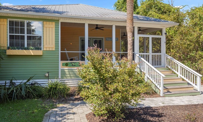 Crystal Beach Cottage | 5BR/4BR Oasis w/Pool, Bar, Firepit – Sleeps 14, multi-family, <5 Mins to Beach!