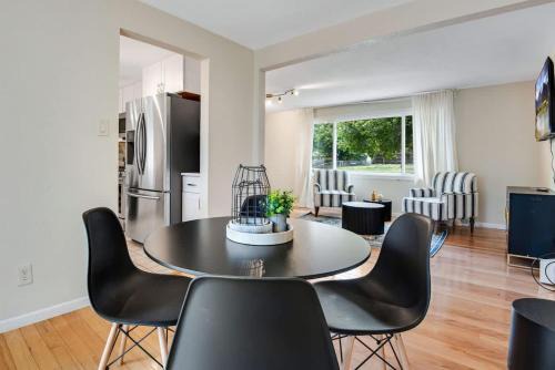 Highlands House | 5BR Family Home in Arvada