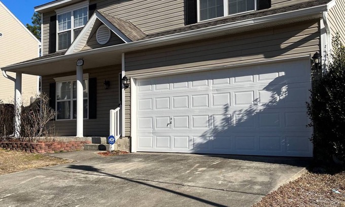 Lexington House | 5BR Home Secure, Stylish!nn