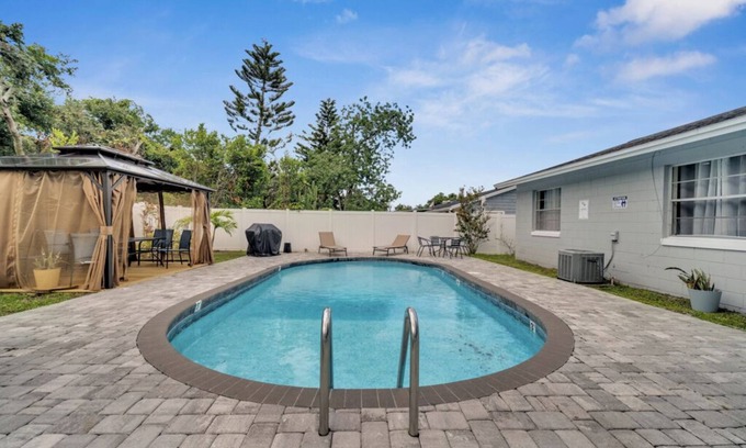 Orlando House | 5BR Home w/Pool & Big Yard Near Universal Studios