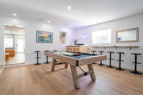 Liberty City Apartment | 5BR HotTubPoolTableMiniGolf 7 min to Wynwood