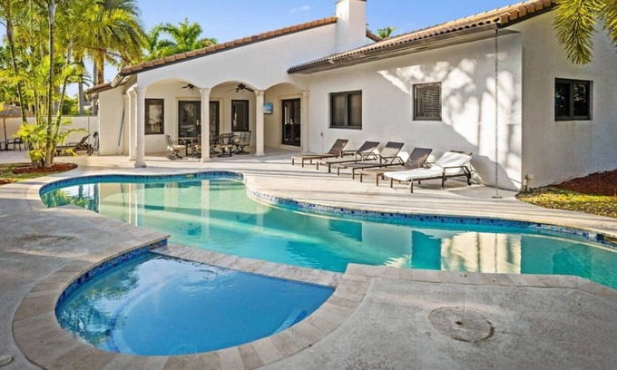Pinecrest Villa | 5BR Oasis w/Pool & 1 Acre of Land w/BBALL&Soccer