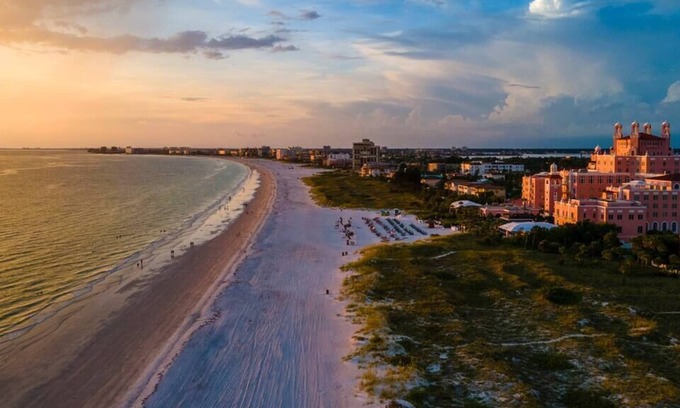 Don Cesar Villa | 5BR WtrFrnt Villa w/Pool - Blissful walk to Beach