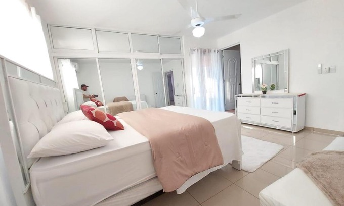 Santiago de los Caballeros Apartment | 6-1 SANTIAGO CITY GREAT COZY APT TO STAY - Cozy 3 bedrooms Apartment for 7 peoples - close to all kind the business wifi - Air Condition