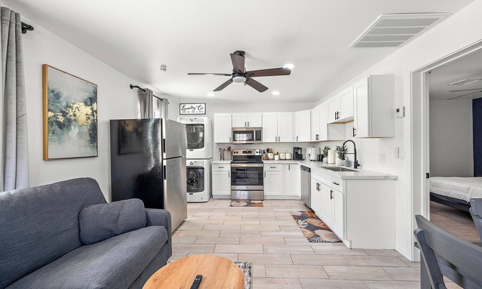 Alhambra Apartment | 6.5 Miles from Downtown Phoenix