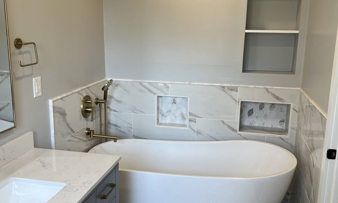 Paducah House | 6-bdrm house, complete renovation, 1 mile from historic downtown, quilt museum