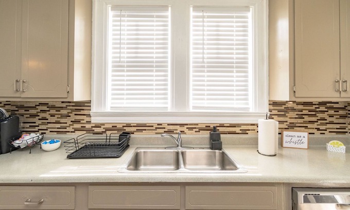 Montgomery House | 6 Bed Cloverdale Charm w/2 Kitchens & Large Yard