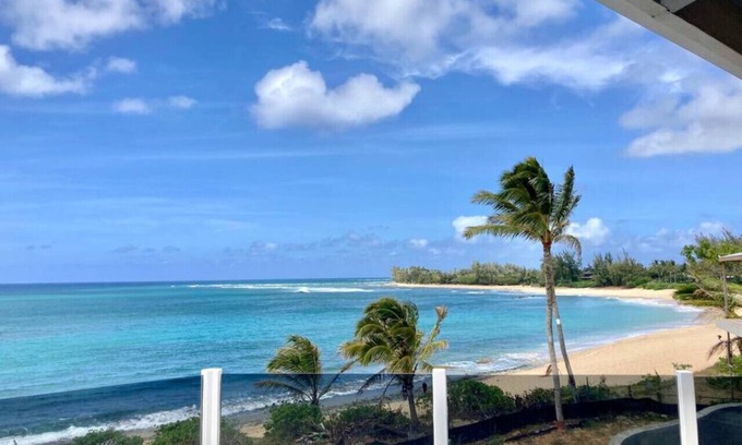 Pupukea House | 6 Bedroom Beachfront with Pool!