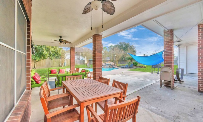 Barker House | 6-Bedroom Hideaway, Pool: 25 Min to Downtown HT