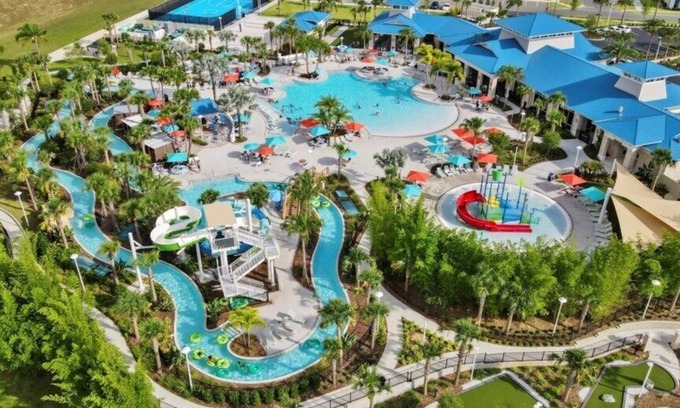 Wellington House | 6 Bedrooms/4.5 Bathrooms/Windsor Island (4063 LA)