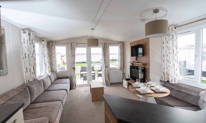 Chapel Saint Leonards House | 6 Berth-Caravan-Private Bathroom
