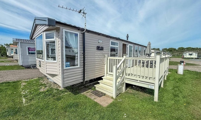 Louth House | 6 berth caravan with decking at Sunnydale Holiday Park ref 35243KG