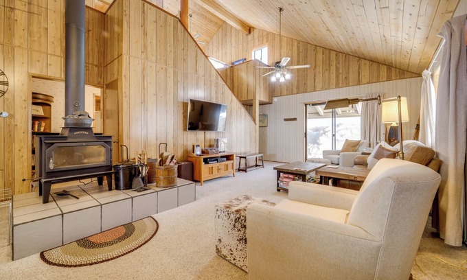 Pla-Vada Woodlands Cabin | 6 Mi to Sugar Bowl Resort: Soda Springs Cabin!