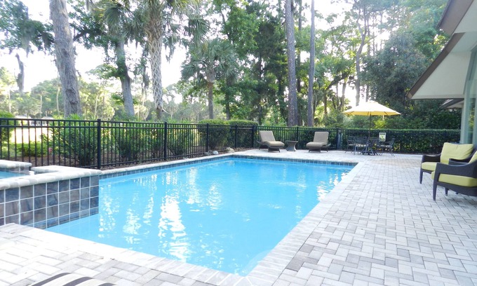 Oceanside House | 6 N Live Oak Bright Open Home, Golf Views, Short walk to Beach, Pet Friendly