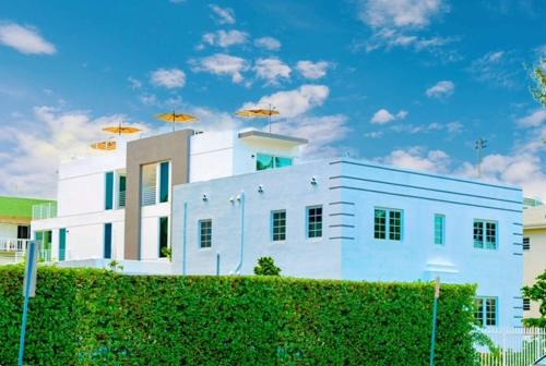 Flamingo/Lummus House | 60 Guests Luxury South Beach Private Estate