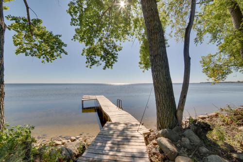 Oconto House | 600 of Green Bay Frontage and Dock Cozy Cottage