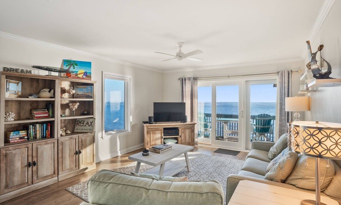 Saint Helena Island Condo | 625 New Haven - New to VRBO! Resort Access Included!