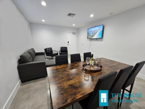 Miami Springs Apartment | 645 Airport Top House Apartments