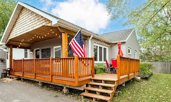 Hermantown House | 6bd 3ba large gathering home, close to YMCA and 5 miles to Downtown Duluth