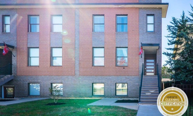 Central West End House | 6BR/4.5BA 4-Floor | Sleeping for 17/ABODEbucks