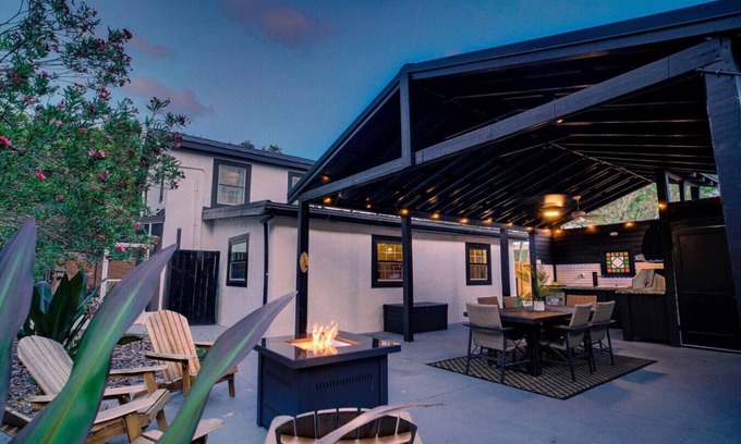 Vero Beach House | 6BR Family Compound |Game Room|2mi to Wabaso Beach