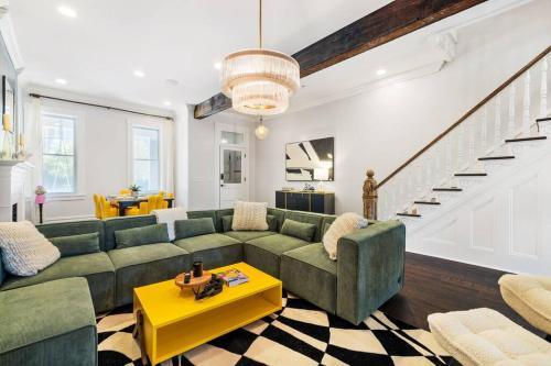 Lawrenceville House | 6min to Pittsburgh Zoo l A block from Butler St