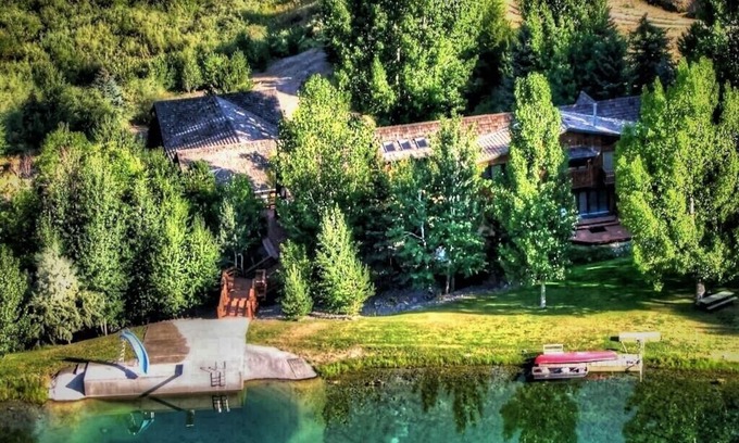 Bone Cabin | 7,000 SQ FT CABIN ON 150 ACRES PRIVACY WITH ITS OWN PRIVATE LAKE.