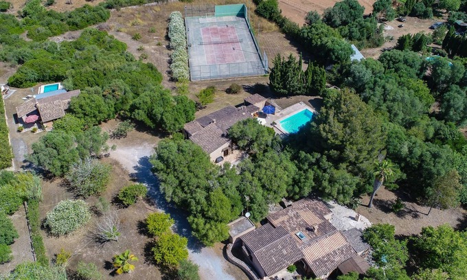 Arta House | 7 bedrooms, 5 bathrooms, 2 pools, 1 tennis court, 3 houses