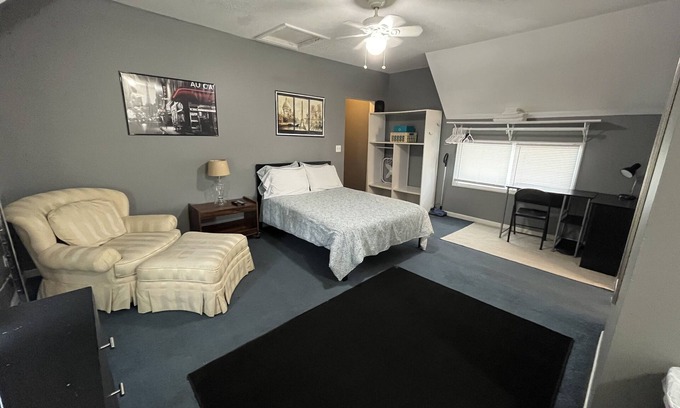 Flint Apartment | #7 Downtown Cultural Center Apartment