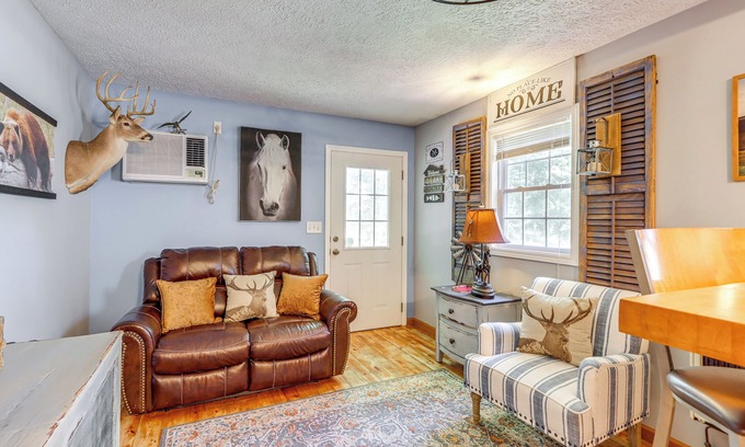 Ranger Cabin | 7 Mi to Carters Lake: Cabin w/Pond & Pedal Boat!