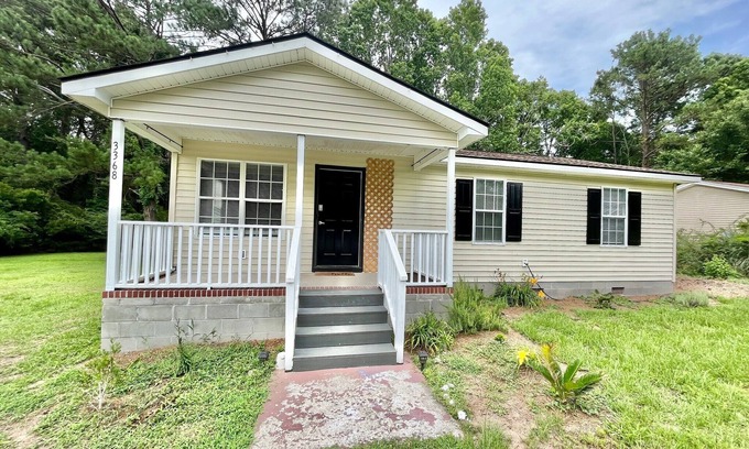 Fort Walton Beach House | 7 MINUTES TO KIAWAH OR SEABROOK