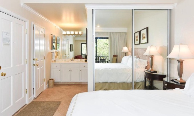 Napa Hotel | 703 Cottages at Silverado residence