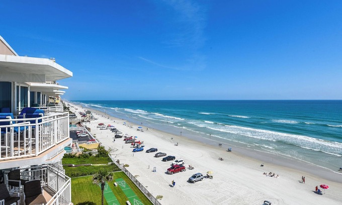 Ocean View Halifax Estates Condo | 705 is a Cozy 2-bedroom 7th floor condo in beautiful Daytona Beach Shores.