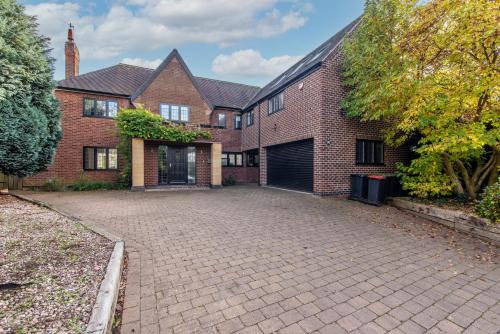 Stapleford House | 7BR Home in Nottingham-Perfect for Large Groups