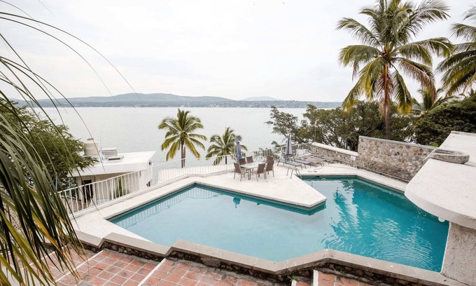 Tequesquitengo House | 7BR Impresionante casa de LAGO con alberca LIMPIEZA y cocinera incluido