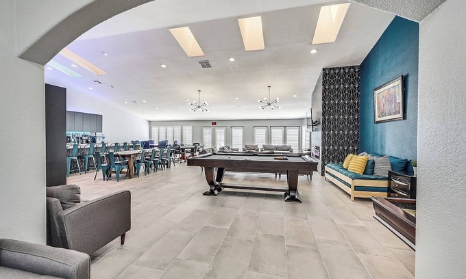 Spring Valley Villa | 8 Bdr/5 Ba 16 Beds, Free Spa Heat