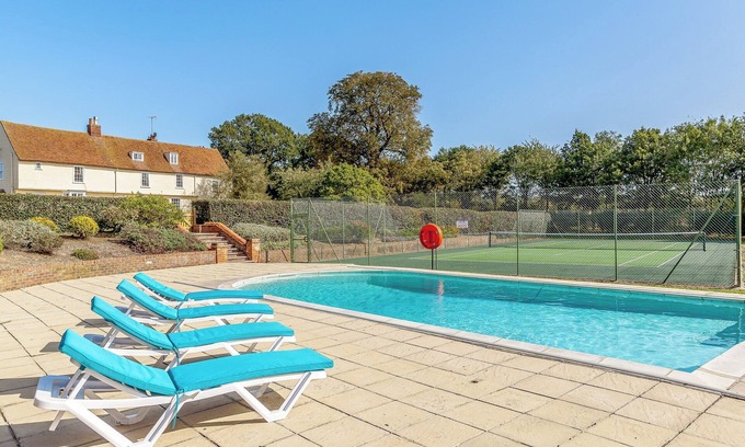 Pattiswick Cottage | 8 bedroom accommodation in Pattiswick, near Coggeshall