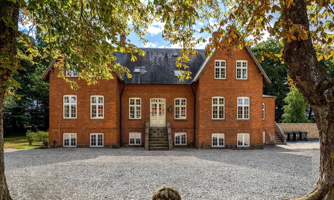 Kvaerndrup House | 8 bedroom beautiful home in Kværndrup