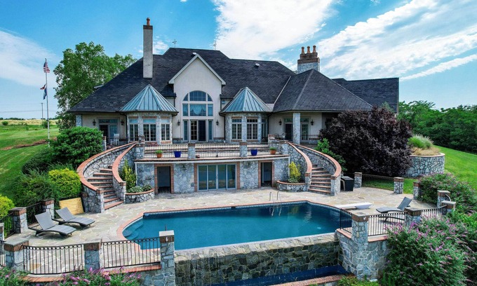 Gettysburg House | 8 Mi to Dtwn: Expansive Estate in Gettysburg!